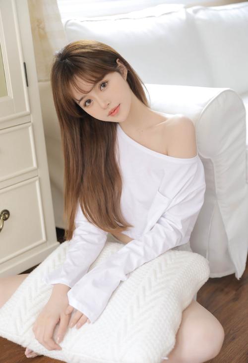 玷污女秘书的相关介绍