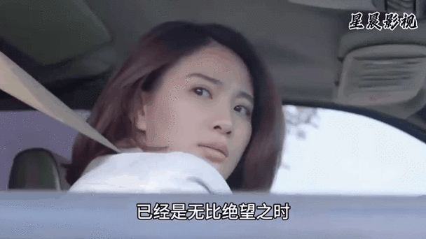 丰满女秘书的诱惑的相关介绍
