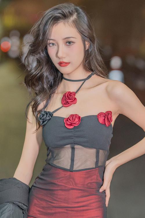 亚洲熟女少妇偷拍一区的相关介绍