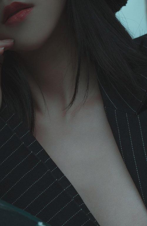 美女老师操的相关介绍