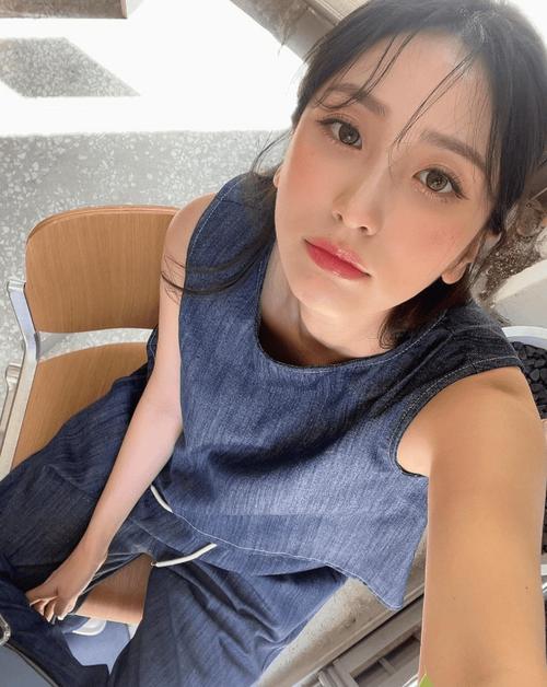 中文字幕av人妻少妇一区二区的相关介绍