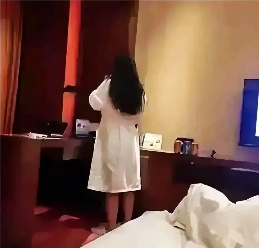 巨乳女秘书在线的相关介绍