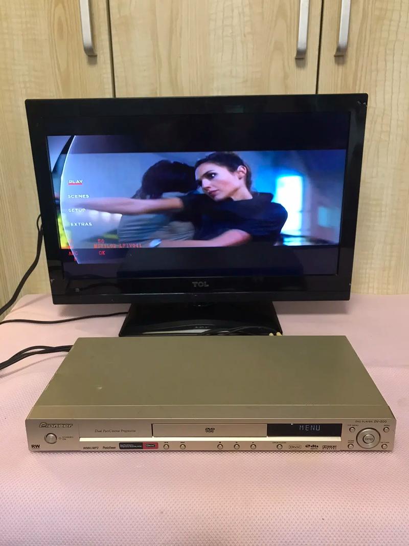 丰满的女秘书电影的相关介绍
