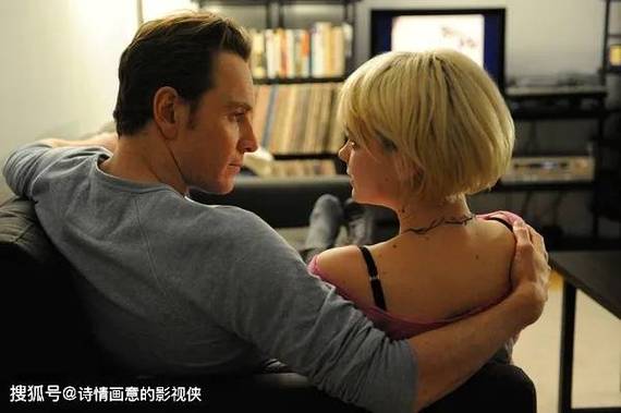 女秘书巨乳的相关介绍