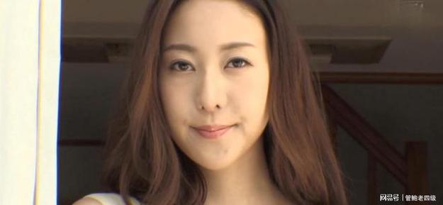 美女被人操出白浆的相关介绍