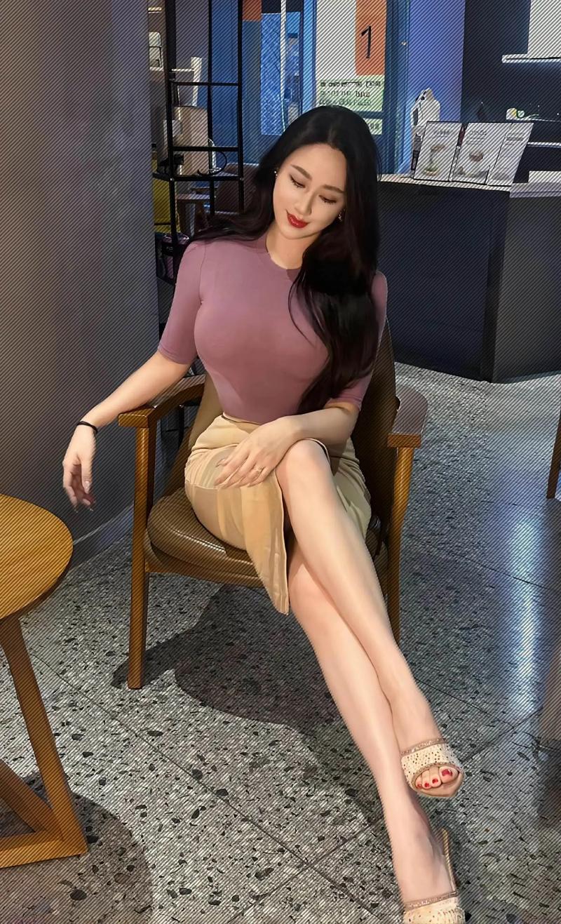 大乳秘书诱惑的相关介绍