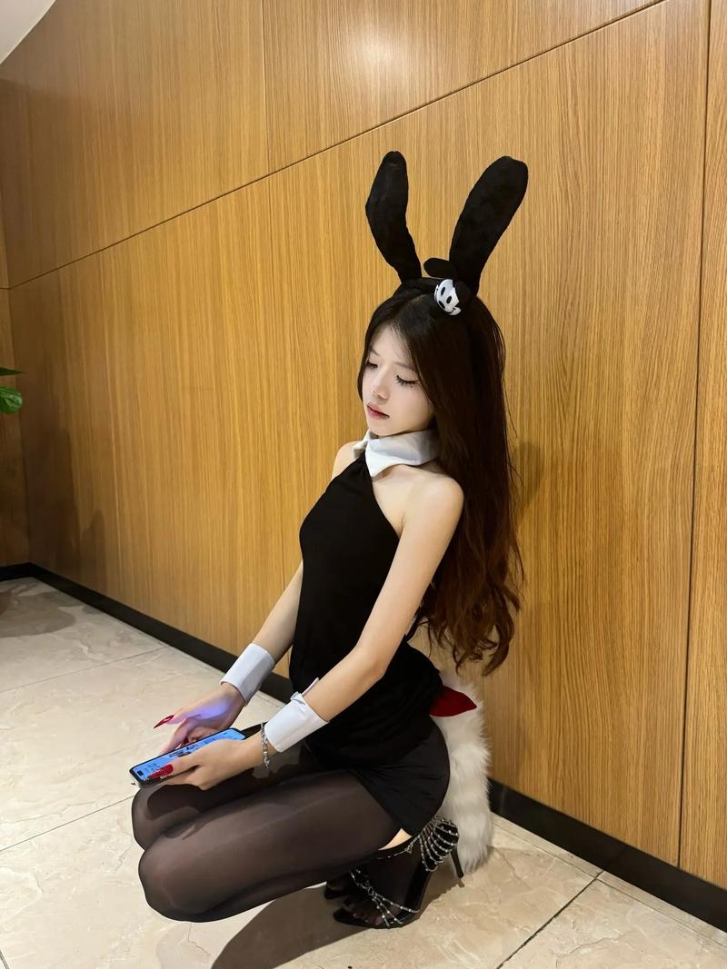 美女老师隐私操的相关介绍