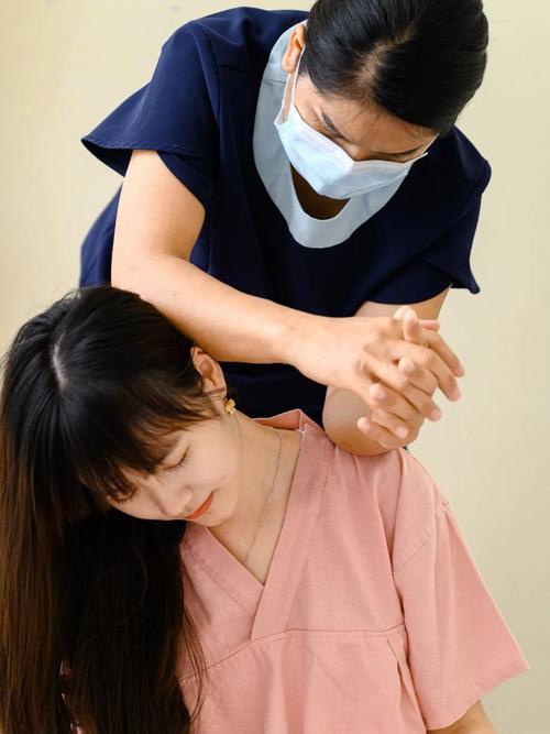 欧美老熟妇18的相关介绍