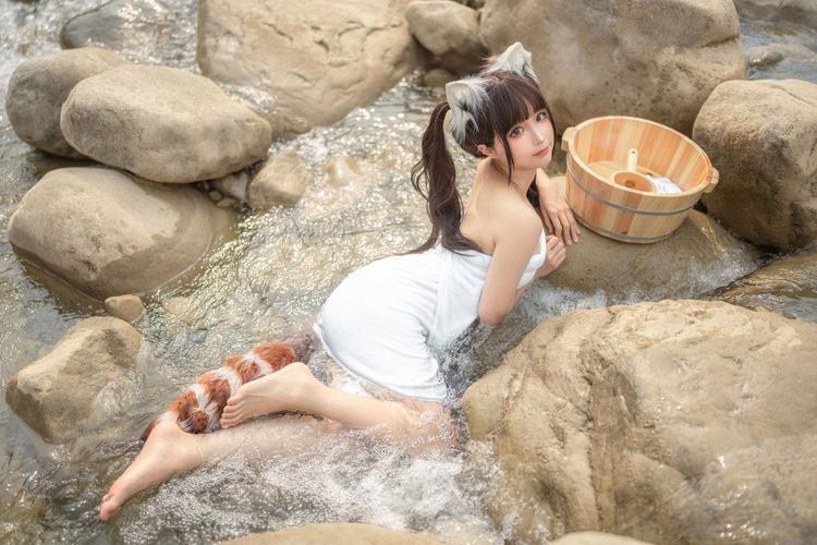 美女被爆操av的相关介绍