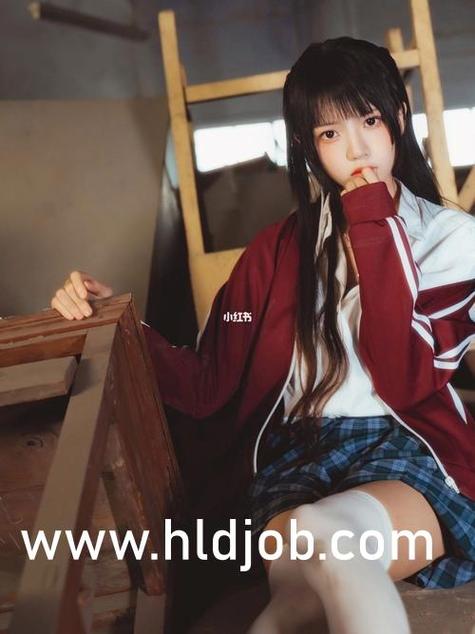 强摸女秘书巨乳bd的相关介绍