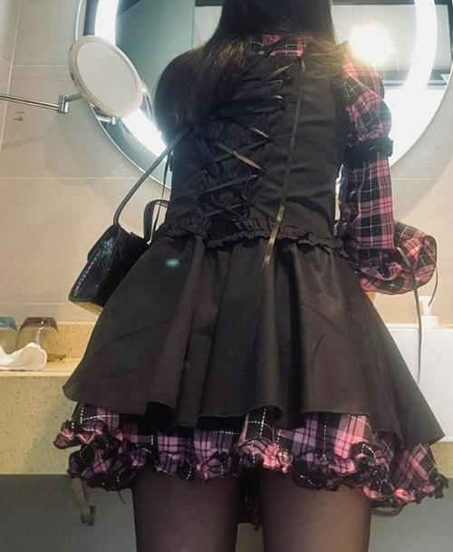 亚洲精品少妇人妻的相关介绍