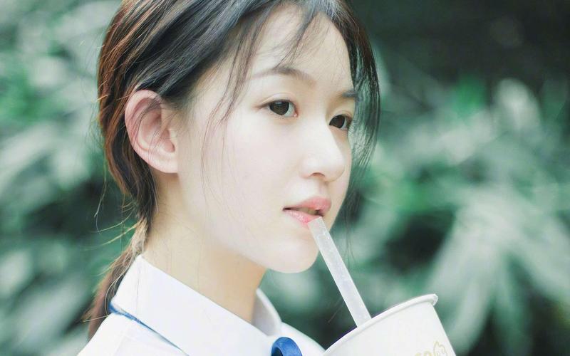 亚洲乳大丰满中文字幕少妇av的相关介绍